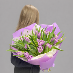 Монобукет из фиолетовых пионовидных тюльпанов 17 штук