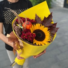Букет с подсолнухом и тыквой