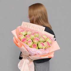 Монобукет из роз Эсперанса (Эквадор) 15 шт в дизайнерской упаковке