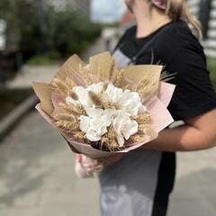 Букет из мыльных цветов и сухоцветов