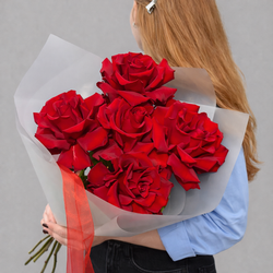 Букет из красных французских роз 5 штук