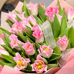 Монобукет из розовых тюльпанов 25 штук - РИМСКАЯ РОЗА фото №4