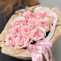 Букет из пионовидных роз Пинк Охара (Pink Ohara) 11 штук в крафте - РИМСКАЯ РОЗА фото №3