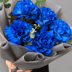 Букет из синих французских роз с эвкалиптом - РИМСКАЯ РОЗА фото №3