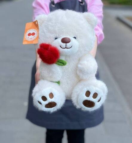 Мягкая игрушка "Мишка белый с клубникой"