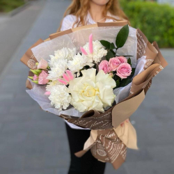 Букет из французской розы, эустомы, хризантемы и диантусов - РИМСКАЯ РОЗА фото №1