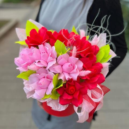 Букет из ароматных мыльных роз в коробке