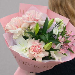 Букет из лилий, французских роз и эустомы - РИМСКАЯ РОЗА фото №2