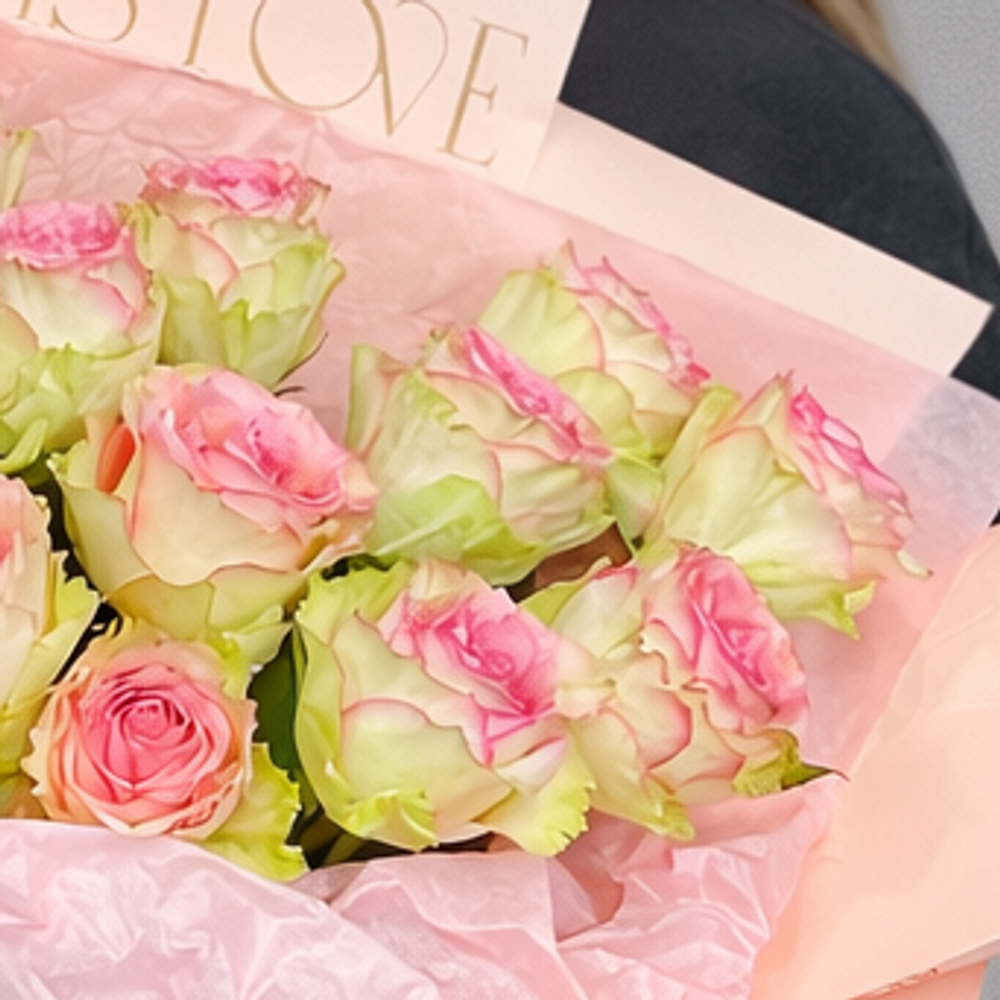 Монобукет из роз Эсперанса (Эквадор) 15 шт в дизайнерской упаковке - РИМСКАЯ РОЗА фото №4