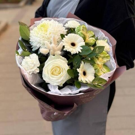 Букет из розы Veggie, гермини и диантусов