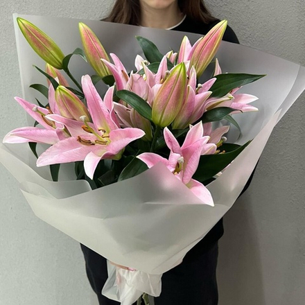 Букет из лилий