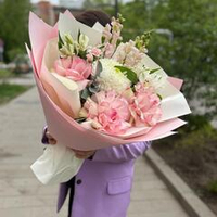 Букет из французских роз, альстромерий и хризантемы