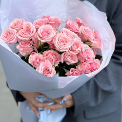 Букет из розовых кустовых роз 7 штук - РИМСКАЯ РОЗА фото №3