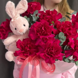 Композиция из французских роз в коробке с игрушкой зайчиком - РИМСКАЯ РОЗА фото №3