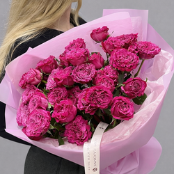 Букет из пионовидных кустовых роз малинового оттенка - РИМСКАЯ РОЗА фото №2