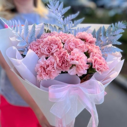 Букет с розовыми диантусами 11 штук