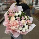 Букет из хризантем, французской розы, альстромерий и маттиолы