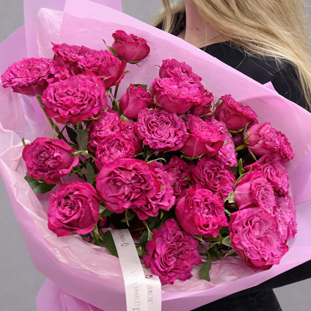 Букет из пионовидных кустовых роз малинового оттенка - РИМСКАЯ РОЗА фото №4