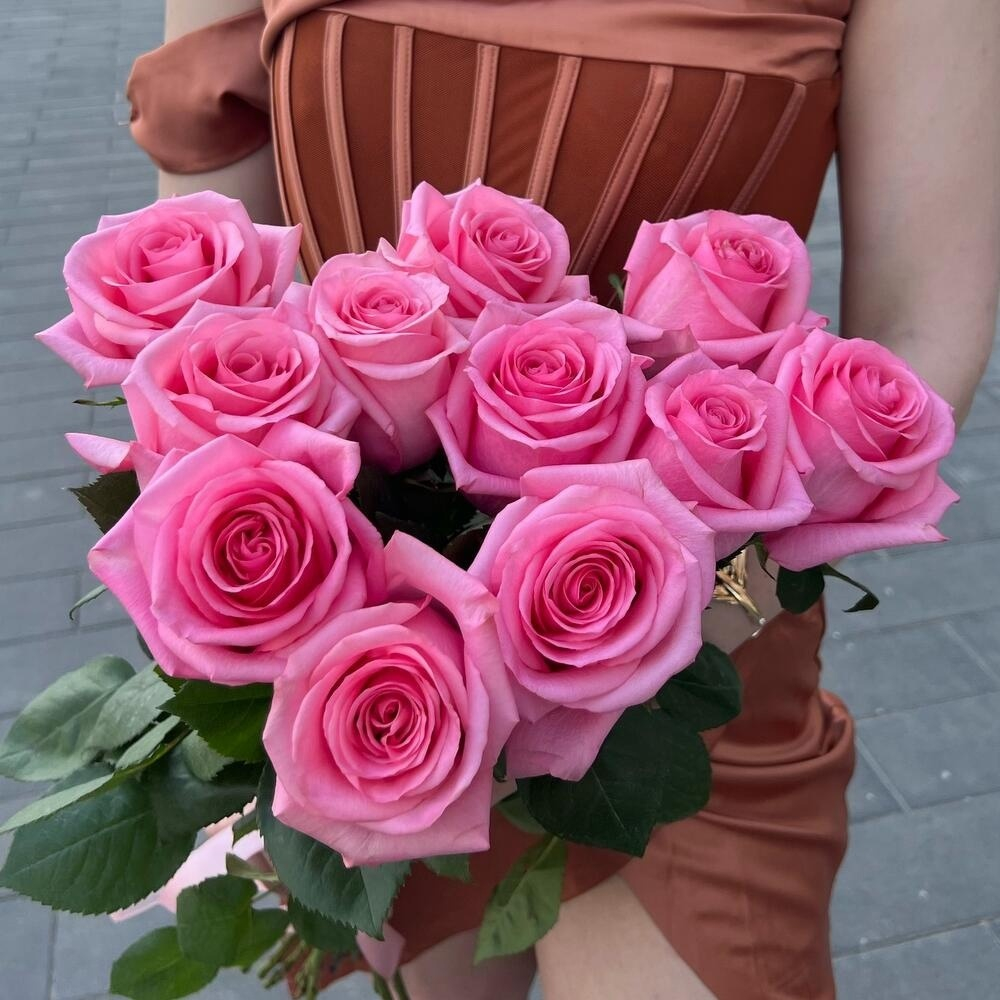 Розовые розы 11 штук