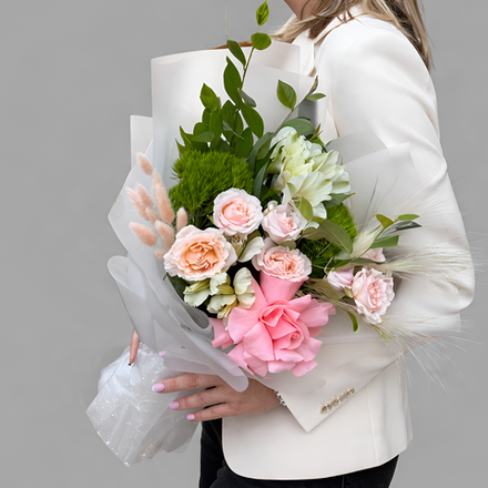 Букет из роз, французской розы, альстромерий и гвоздик