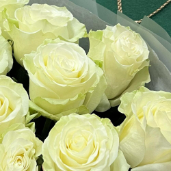 Букет из белых роз 15 штук фото №5