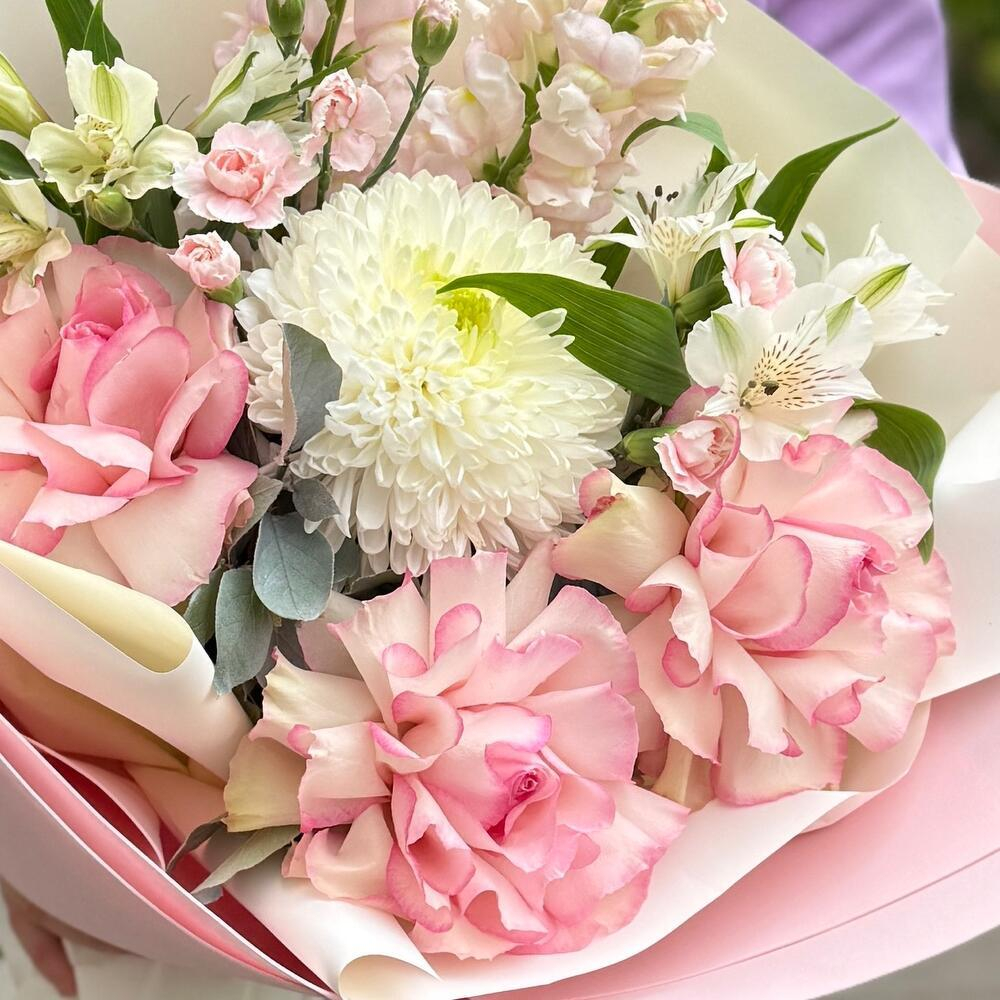 Букет из французских роз, альстромерий и хризантемы - РИМСКАЯ РОЗА фото №5