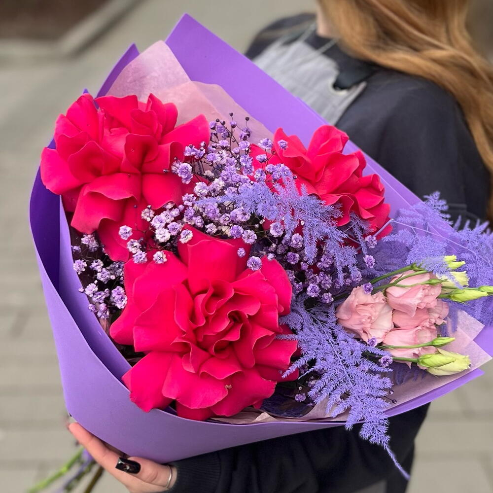 Букет из розовых роз с гипсофилой и в лавандовых оттенках - РИМСКАЯ РОЗА фото №6